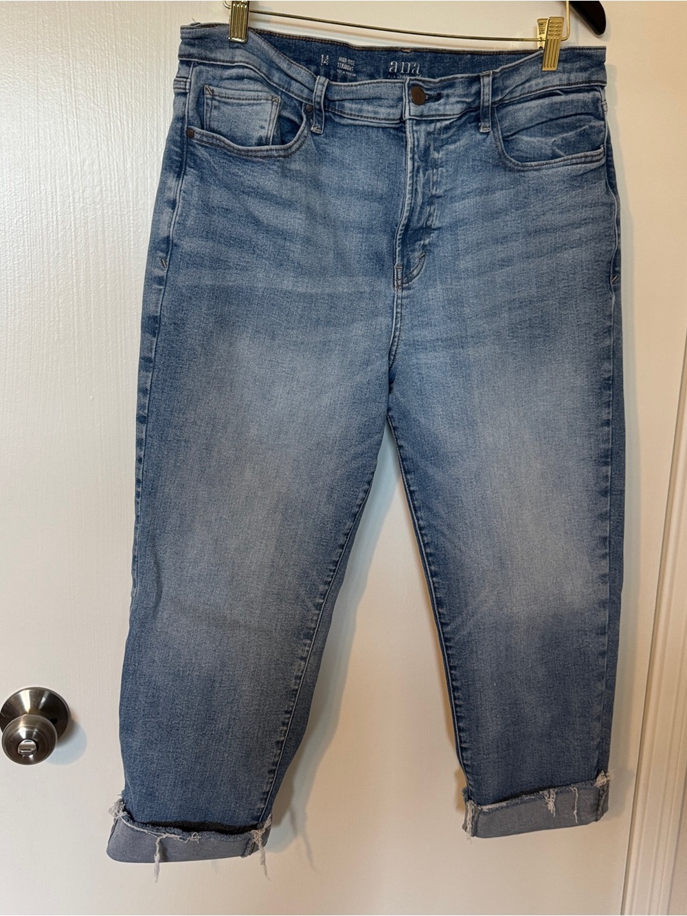 a.n.a High-Rise Straight Frayed Hem Cropped Jeans